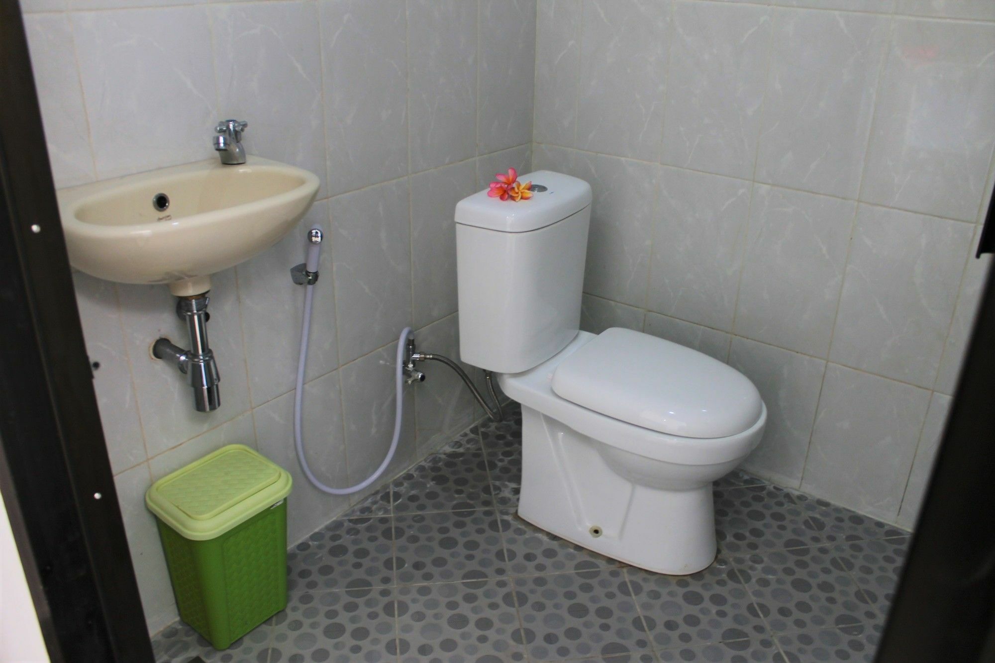 Sanur Yuliana Homestay מראה חיצוני תמונה